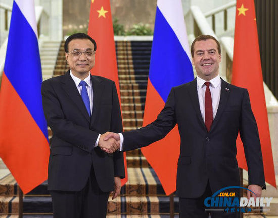 外媒:李克强访俄签署能源金融协议 存在大量合作契机